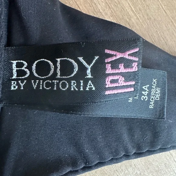 NWOT Victoria Secret bra - Picture 2 of 5